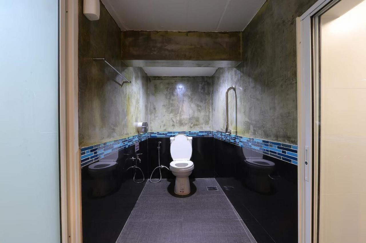 Baankhon Private Room In Thai House Check In By Yourself Code Inbox Adult Only Бангкок Экстерьер фото