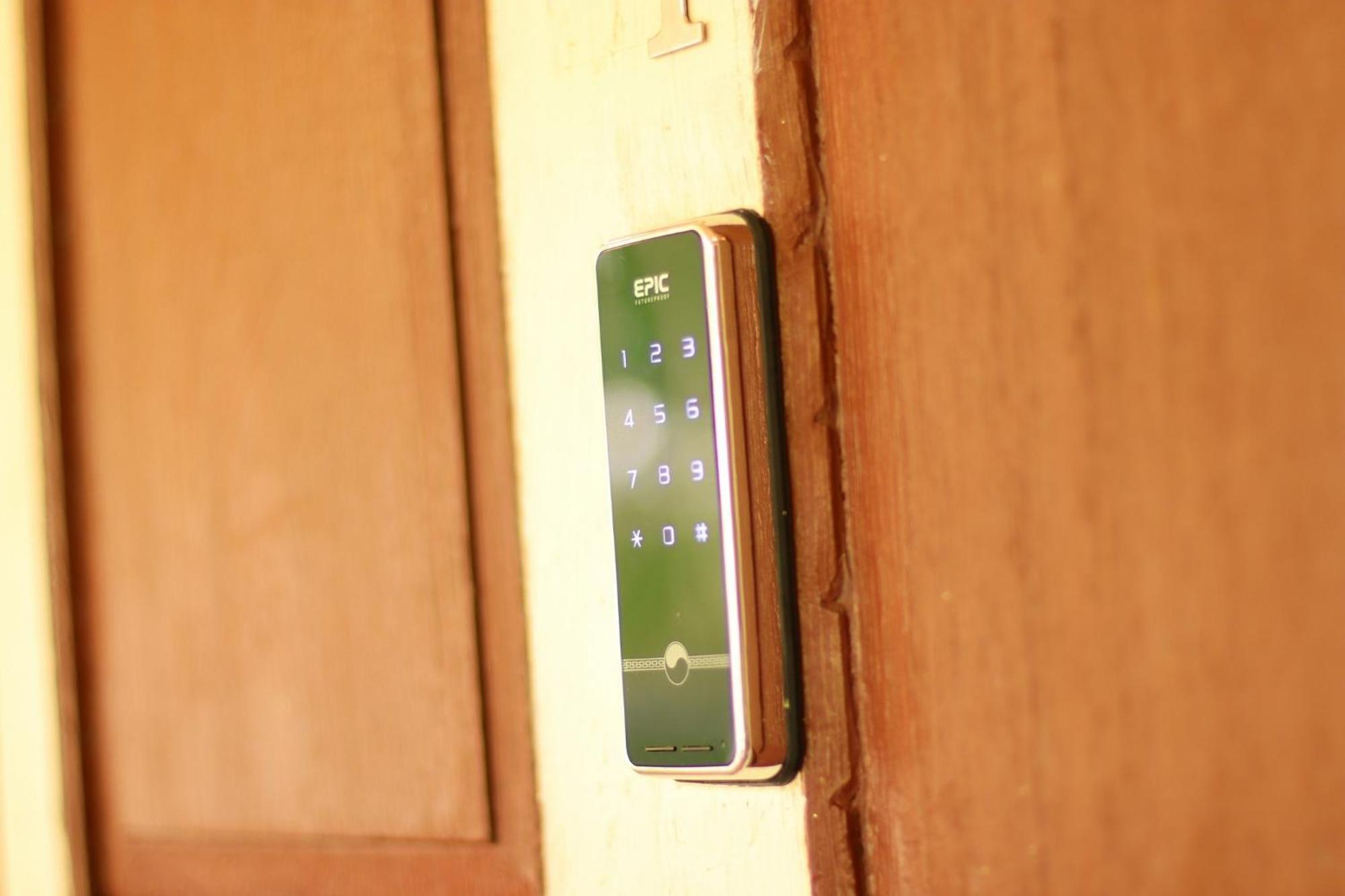 Baankhon Private Room In Thai House Check In By Yourself Code Inbox Adult Only Бангкок Экстерьер фото