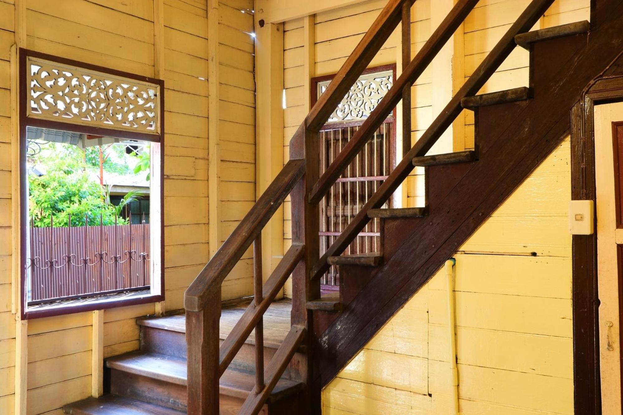 Baankhon Private Room In Thai House Check In By Yourself Code Inbox Adult Only Бангкок Экстерьер фото